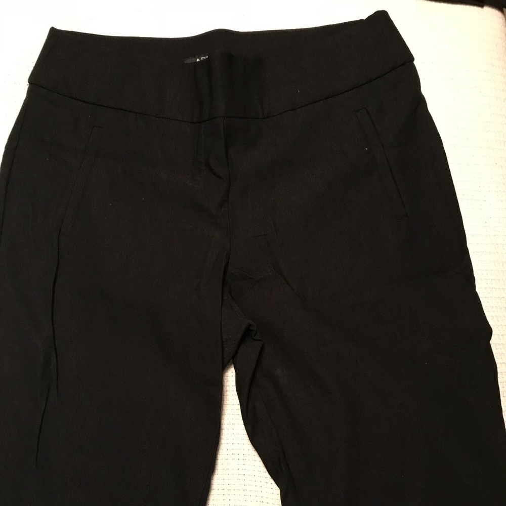 Apt 9 size 12 pull on capri.  black